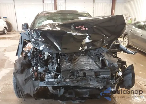 2017 Jeep Grand Cherokee Laredo 4X4 z USA, uszkodzony, nr VIN 1C4RJFAG6HC958752